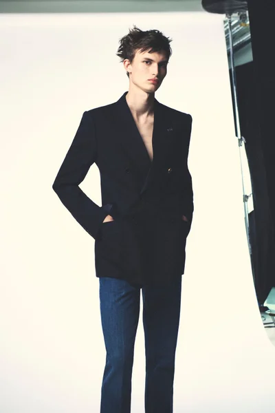 Look 30